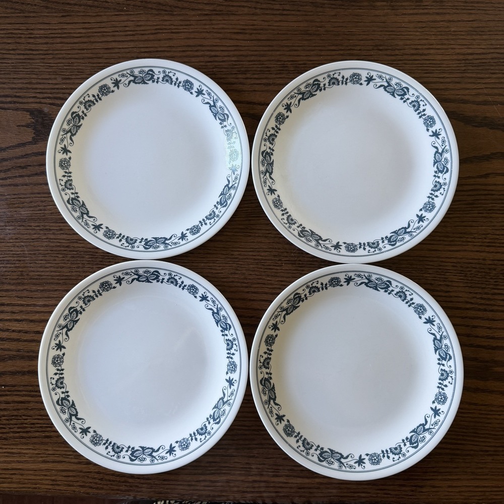 4 Corelle Blue & White Old Town (Blue Onion) Dinner Plates 10.25" - Picture 1 of 9